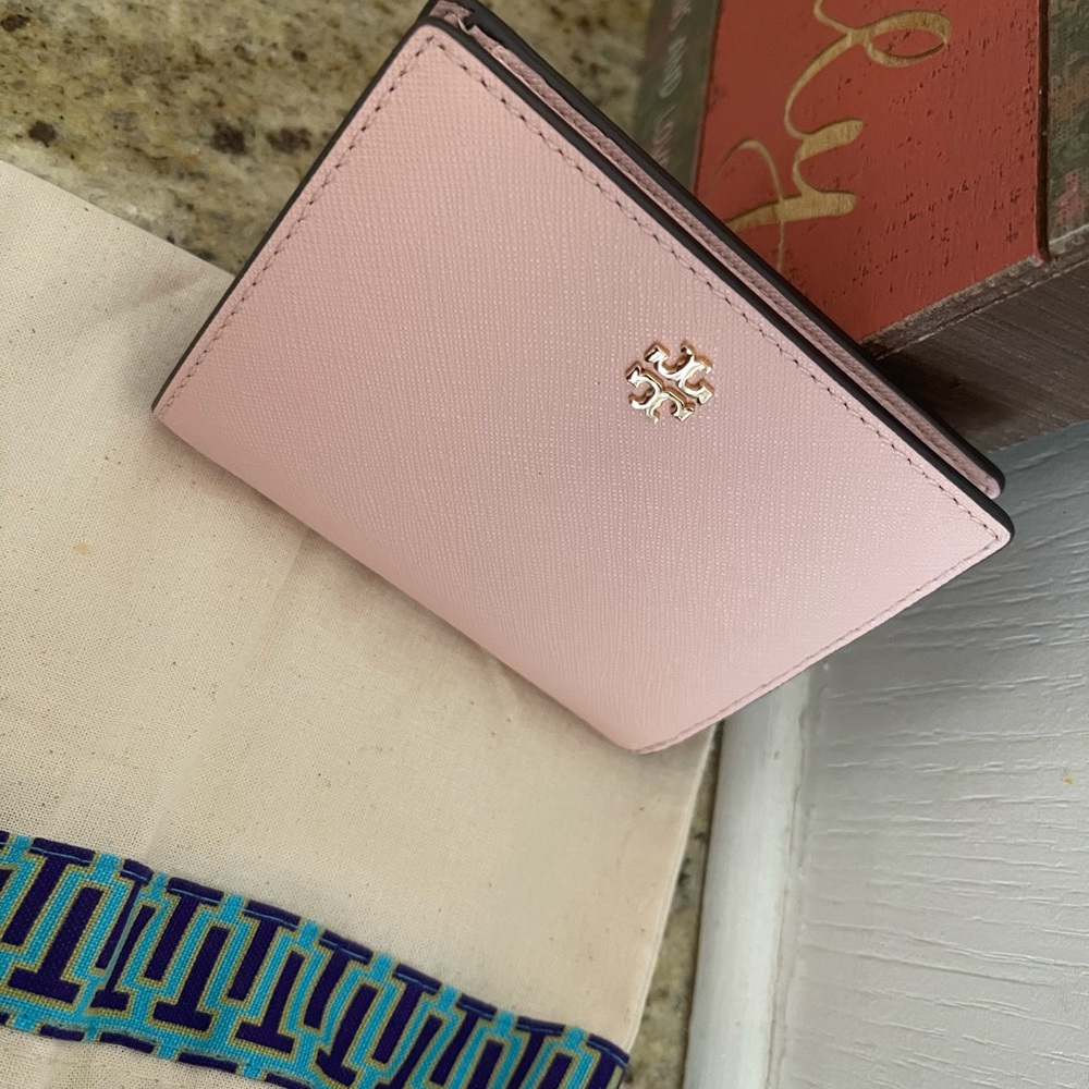 New Tory Burch Emerson 💘 wallet - Picture 6 of 7